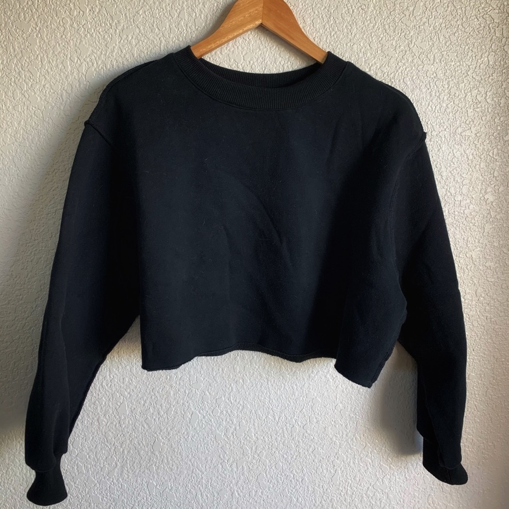 cropped crew neck sweatshirt - black!